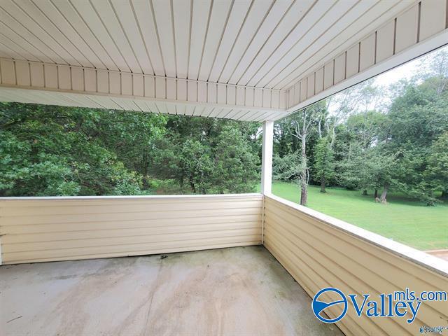 unfurnished sunroom with a healthy amount of sunlight