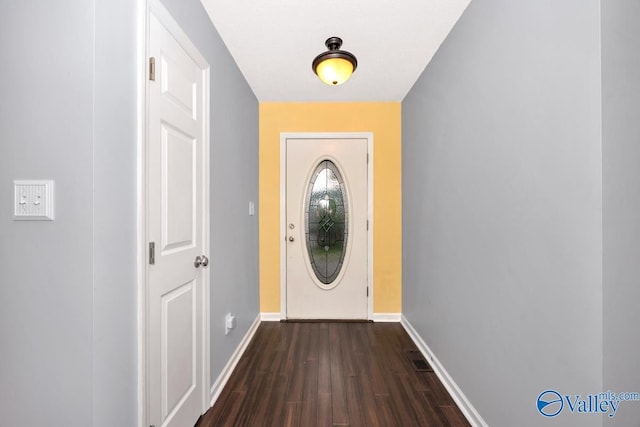 204 Hollington Dr, Huntsville, AL 35811 - entryway featuring dark wood-style floors and baseboards