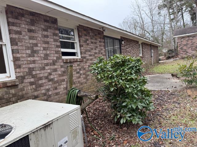 2500 Montezuma Dr, Gadsden, AL 35904 - view of side of home