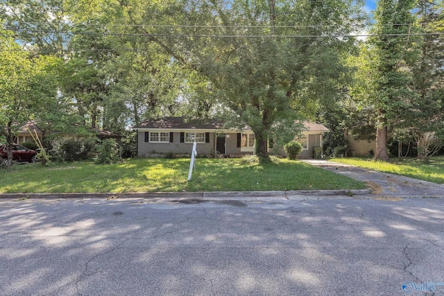 2217 Linde St, Huntsville, AL 35810 - ranch-style home featuring a front lawn