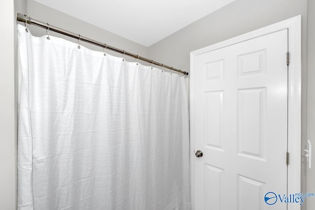 1503 Cedarwood Cir, Huntsville, AL 35803 - bathroom featuring curtained shower