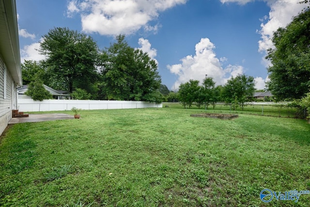 1503 Cedarwood Cir, Huntsville, AL 35803 - view of yard featuring a patio