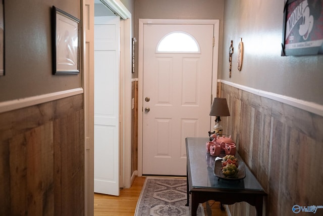 1021 NW 9th St NW, Arab, AL 35016 - entryway featuring light wood-type flooring