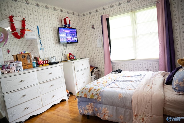 1021 NW 9th St NW, Arab, AL 35016 - bedroom with light wood-style floors and wallpapered walls