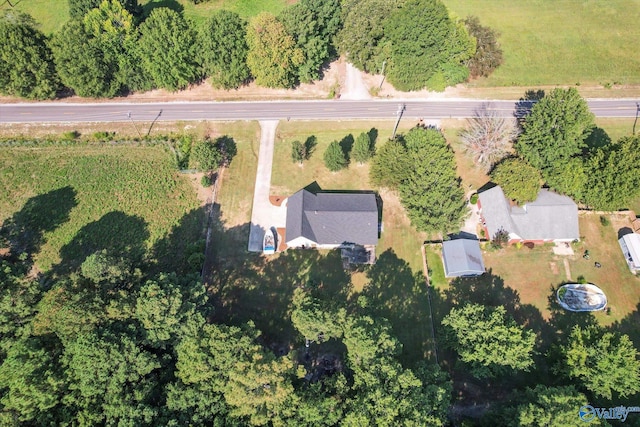 birds eye view of property featuring a rural view