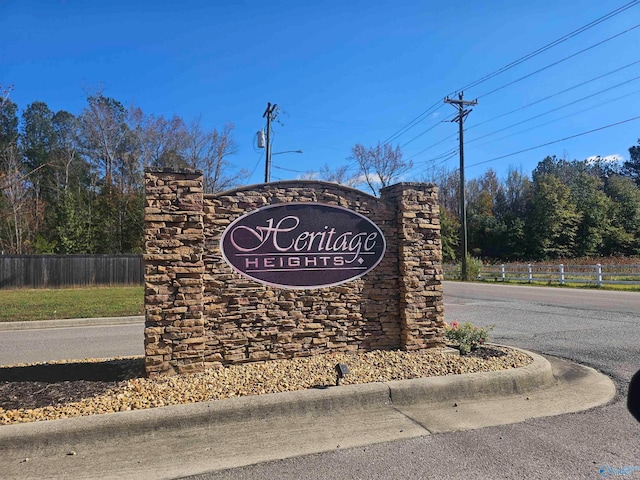 view of community / neighborhood sign