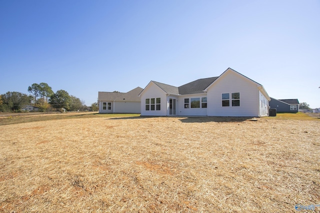 view of front of home with a front yard