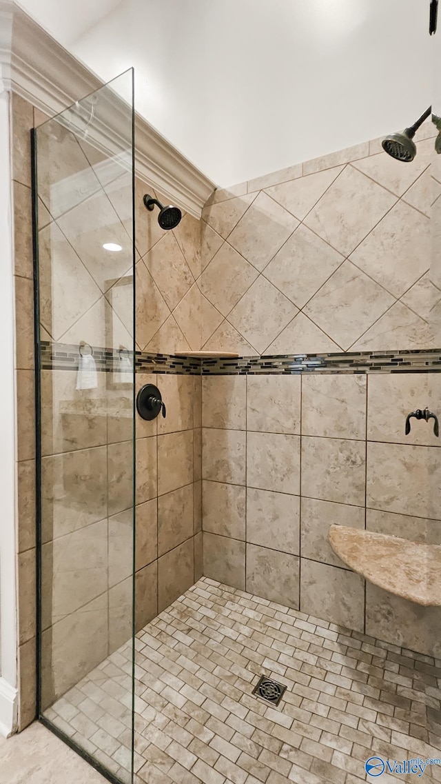 10 Verdant Cir SE, Huntsville, AL 35803 - bathroom featuring tiled shower