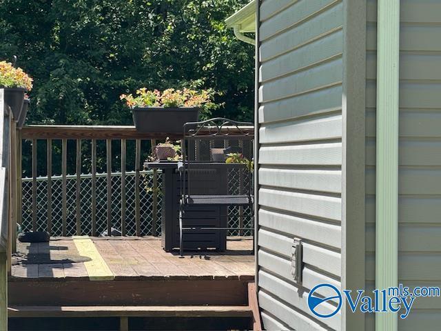 117 Simmons Cir, Fayetteville, TN 37334 - view of wooden deck