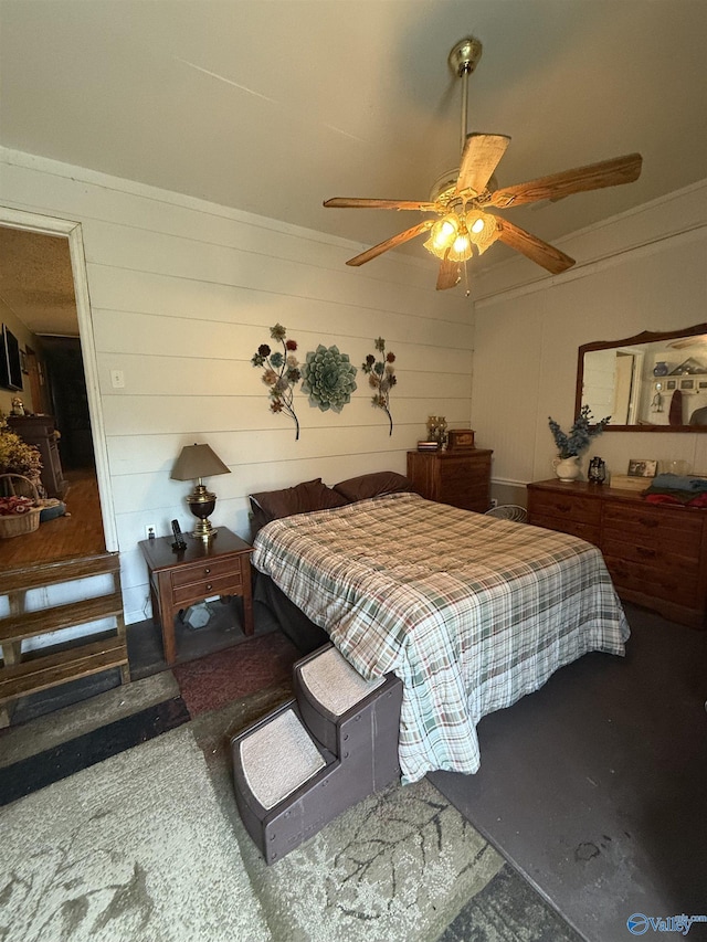 bedroom with ceiling fan