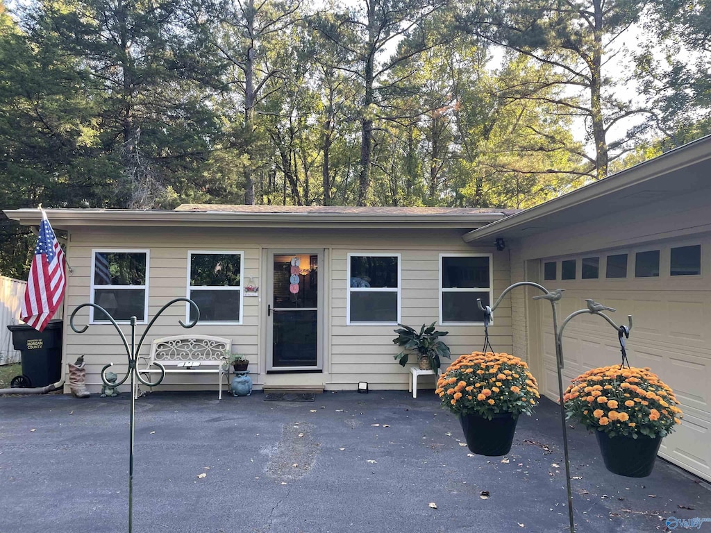 view of front of house featuring a garage
