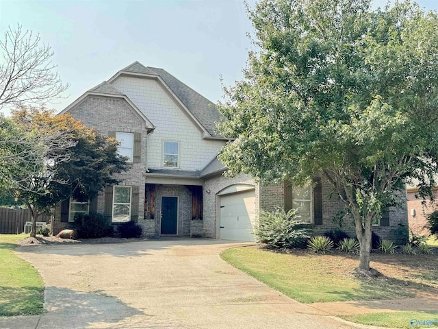 craftsman house featuring a garage