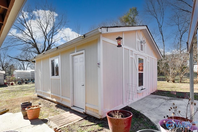 view of outbuilding