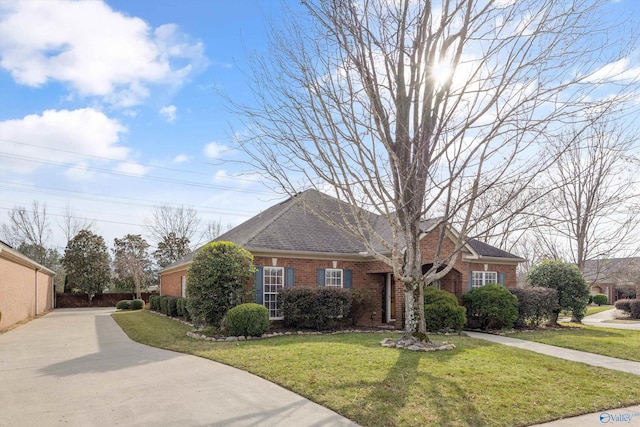 view of front of house with a front yard