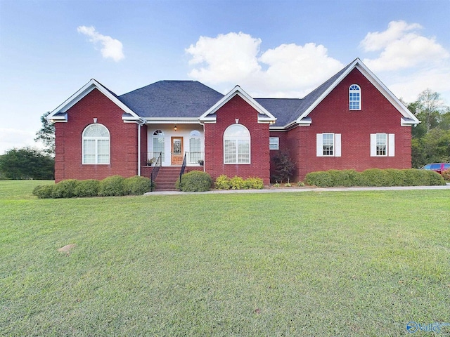 view of front of home with a front lawn