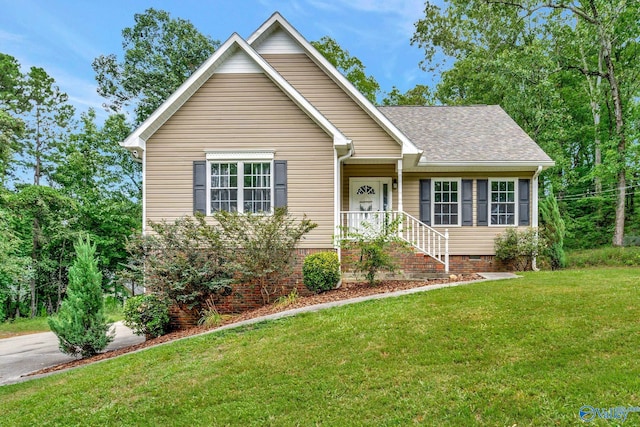 view of front of home featuring a front lawn