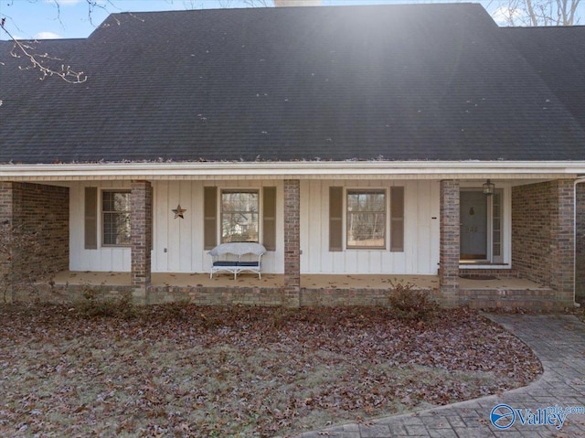 view of front of property with covered porch