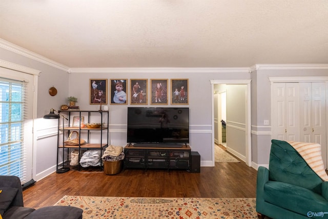 610 Grover Davis Rd, Hamilton, AL 35570 - living area with ornamental molding, wood finished floors, and baseboards