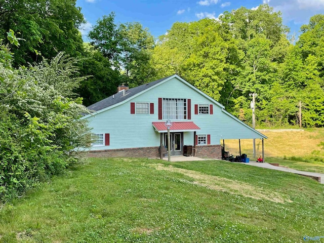 view of front of home with a front yard