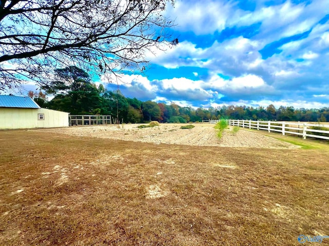 view of yard featuring a rural view