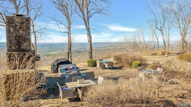 view of yard with an outdoor living space