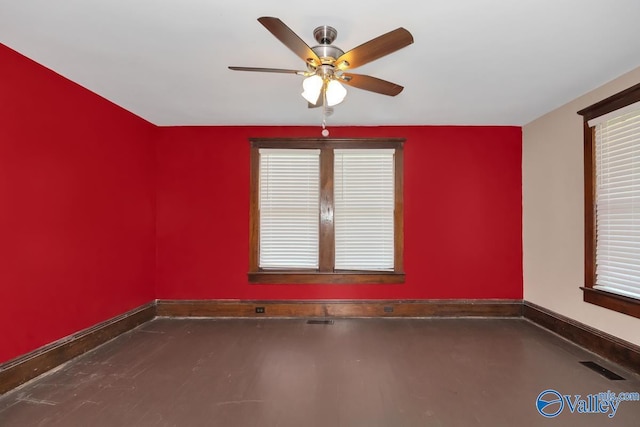 empty room featuring ceiling fan