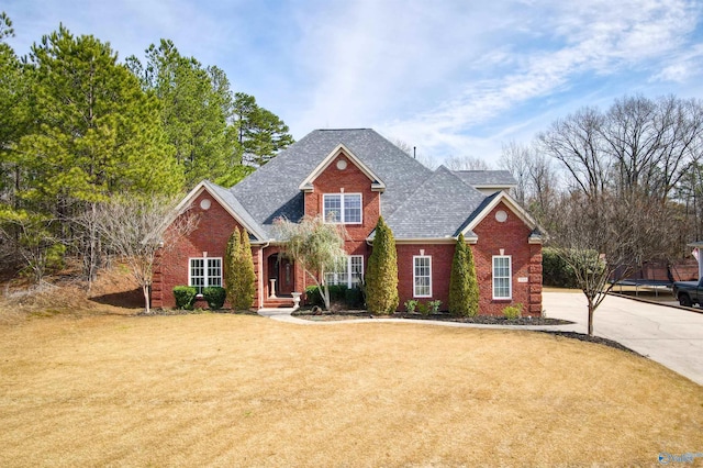 view of front of home with a front yard