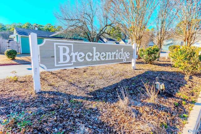 view of community / neighborhood sign