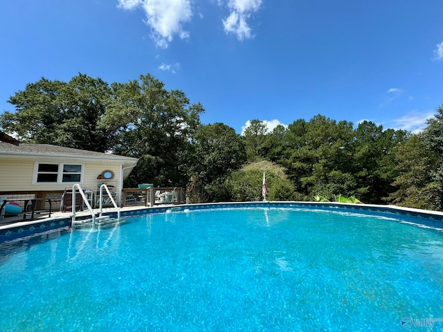 view of swimming pool