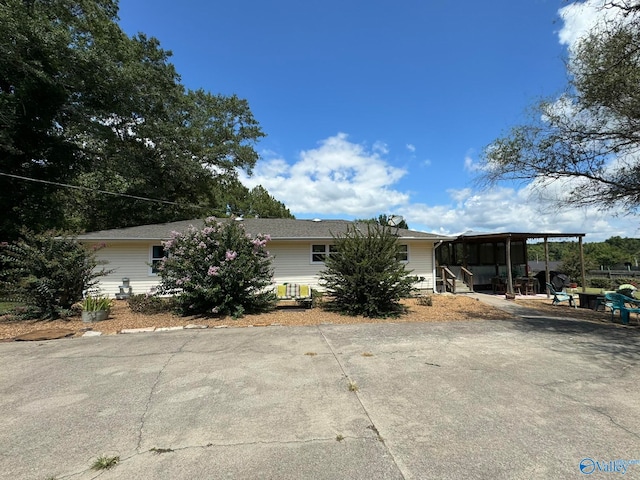 view of front of property