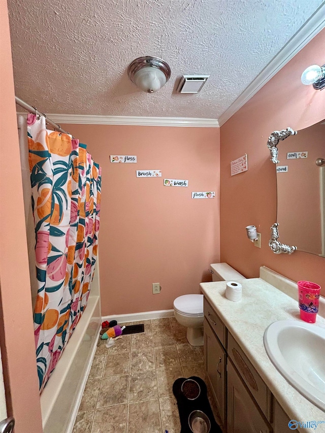 full bathroom featuring ornamental molding, vanity, shower / bath combo with shower curtain, toilet, and a textured ceiling