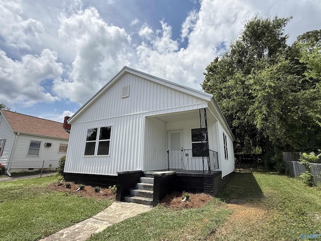 42 Wilkinson Ave E, Gadsden, AL 35904 - view of front facade with covered porch