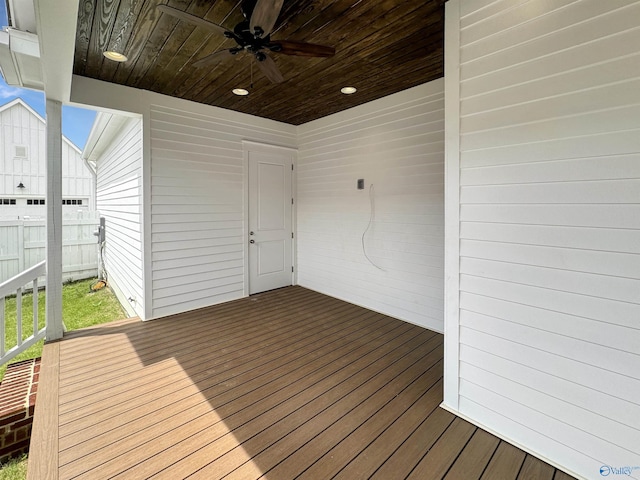 deck with ceiling fan