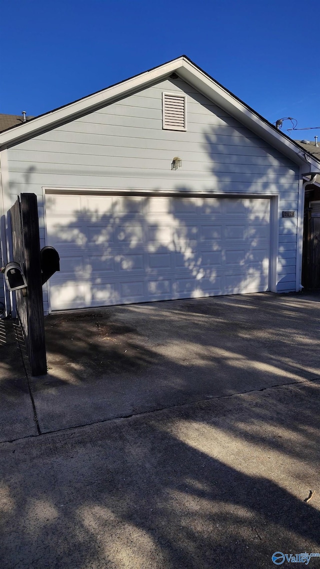 view of detached garage