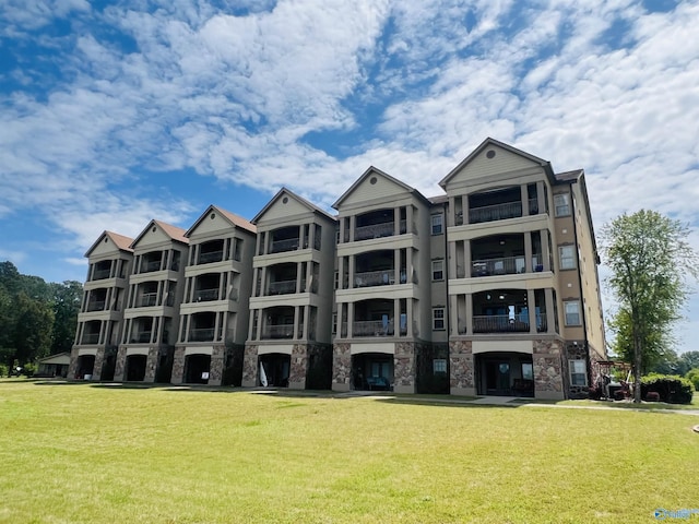 view of building exterior