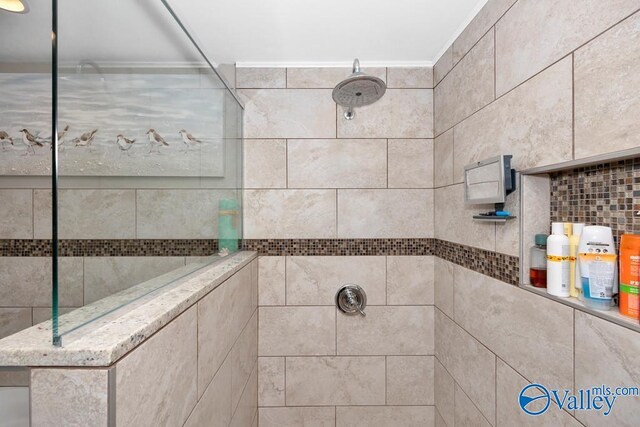 3318 Ohara Rd SW, Huntsville, AL 35801 - full bath featuring crown molding and tiled shower