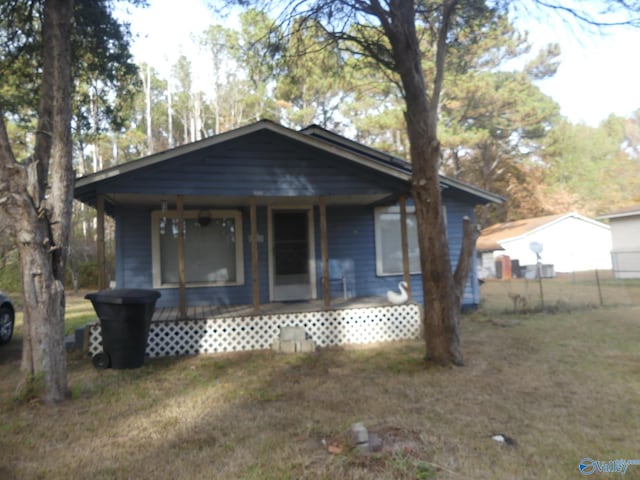 view of front of property with covered porch