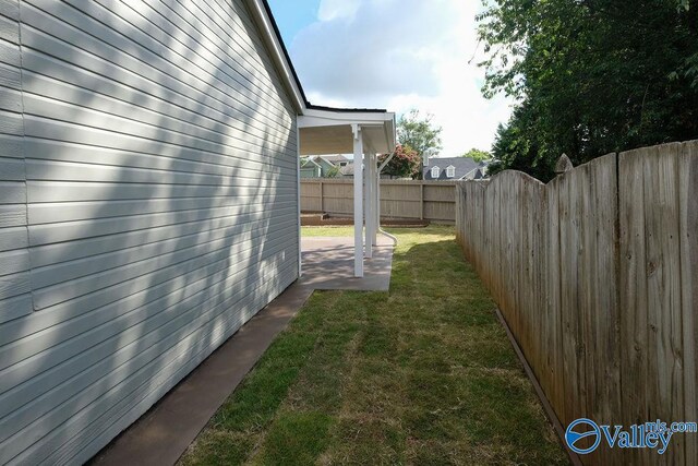 view of yard with a patio area