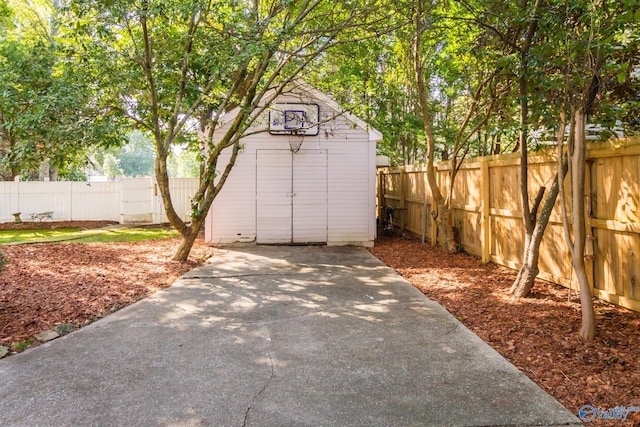 815 Sherman St SE, Decatur, AL 35601 - garage with a storage shed and fence