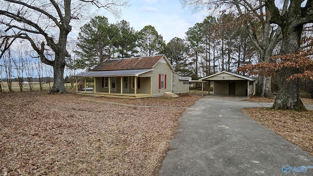 view of front of property with a porch