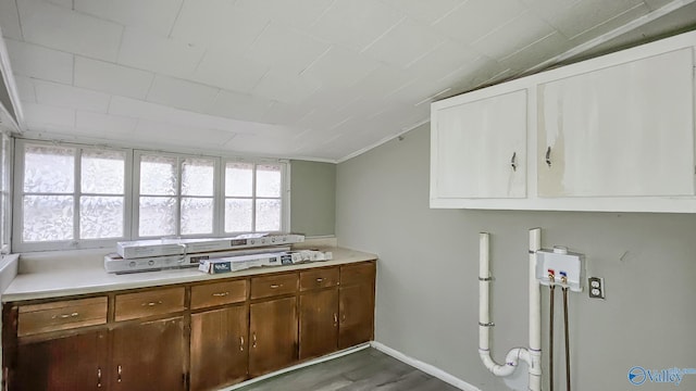 kitchen with vaulted ceiling