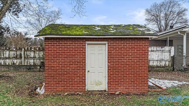 view of outbuilding