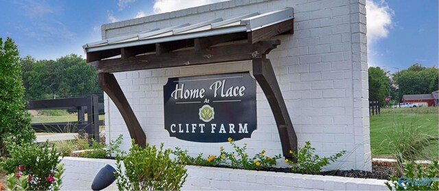 view of community / neighborhood sign