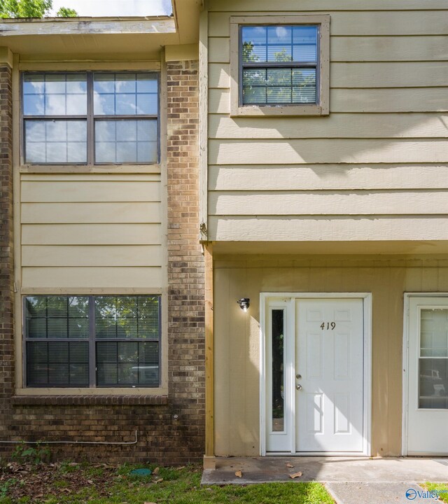 view of property entrance