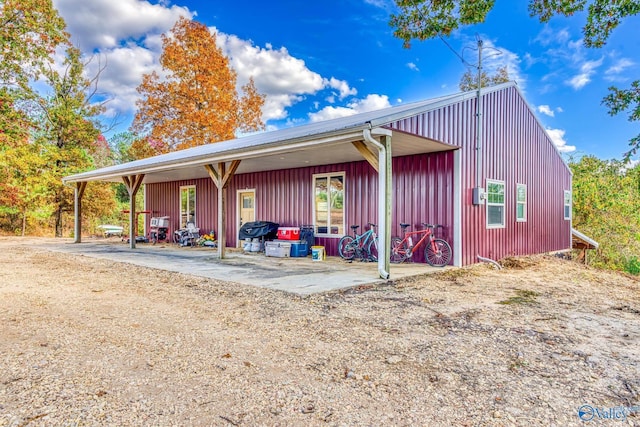 view of outbuilding