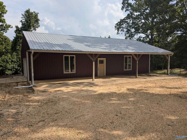 view of front of house featuring a carport