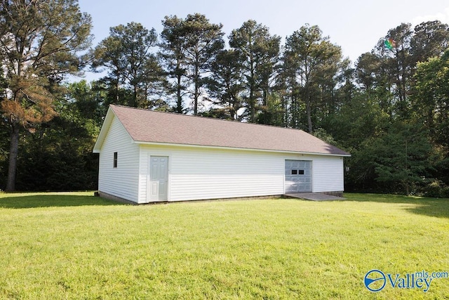 view of detached garage