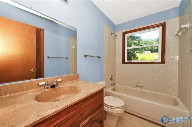 143 Maze Dr, Hartselle, AL 35640 - full bath featuring toilet, vanity, and  shower combination