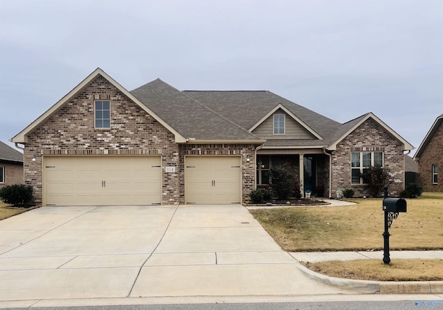 craftsman house featuring a garage