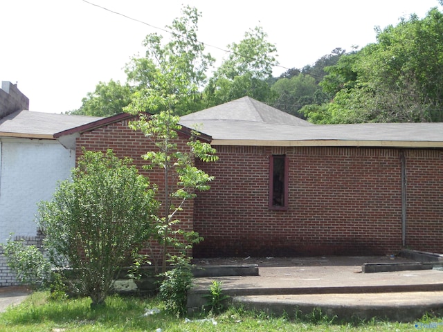 view of property exterior